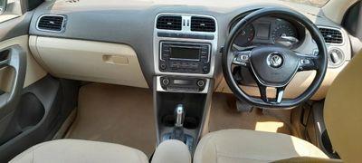 Volkswagen Vento 1.2 TSI Highline AT 2015