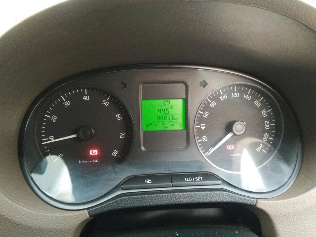 Skoda Rapid AMBITION PLUS 1.6 MPI MT 2012