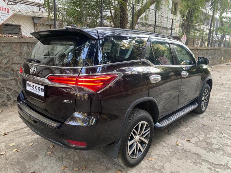 Toyota Fortuner 2.8 4x4 AT 2016