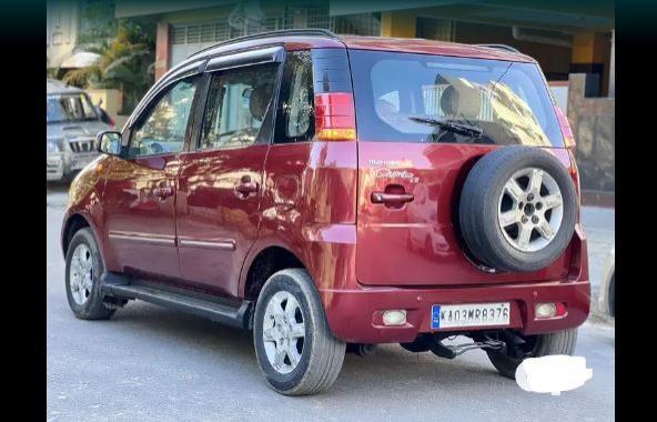 Mahindra Quanto C8 2013