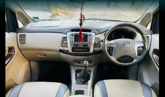 Toyota Innova 2.5 V 7 STR 2014