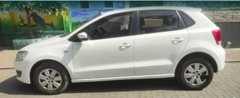 Volkswagen polo Trendline 1.2L (D) 2012