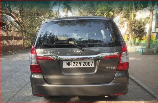 Toyota Innova 2.5 V 7 STR 2014