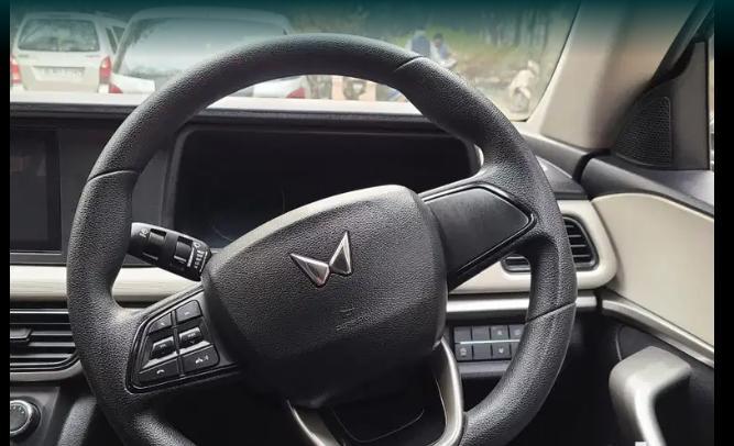 Mahindra XUV700 MX Diesel MT 5 STR 2022