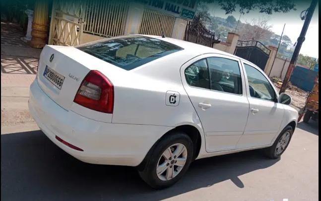 Skoda Laura Ambition 2.0 TDI CR MT 2012