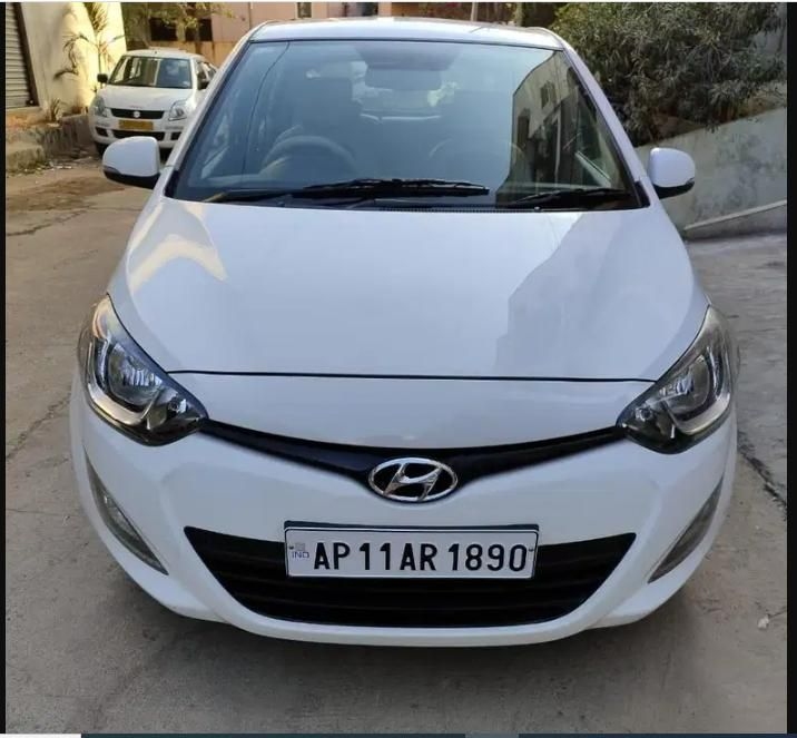 Hyundai i20 Sportz 1.4 CRDi 2013