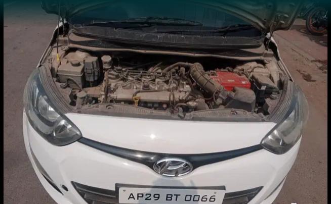 Hyundai i20 Sportz 1.4 CRDi 2013