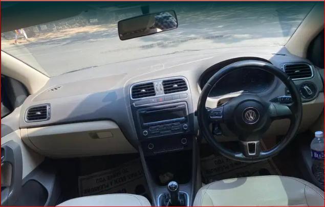 Volkswagen Vento 1.6L Highline 2012