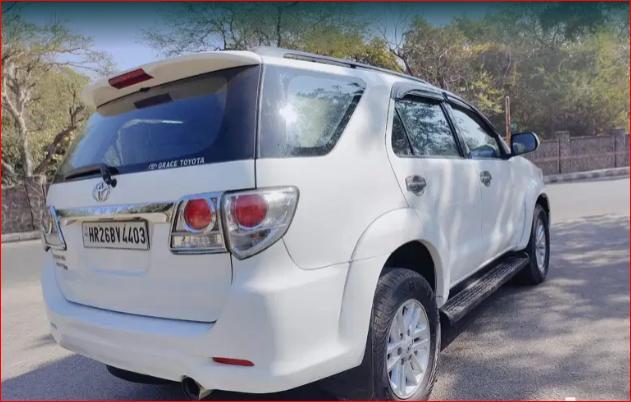 Toyota Fortuner 2.8 4x4 MT 2012