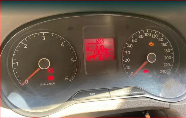 Volkswagen Vento 1.6L Highline 2012