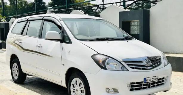 Toyota Innova 2.5 G 7 STR BS IV 2010
