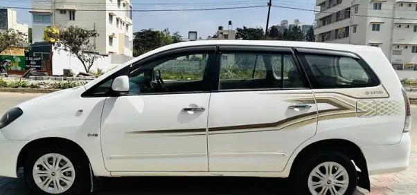 Toyota Innova 2.5 G 7 STR BS IV 2010