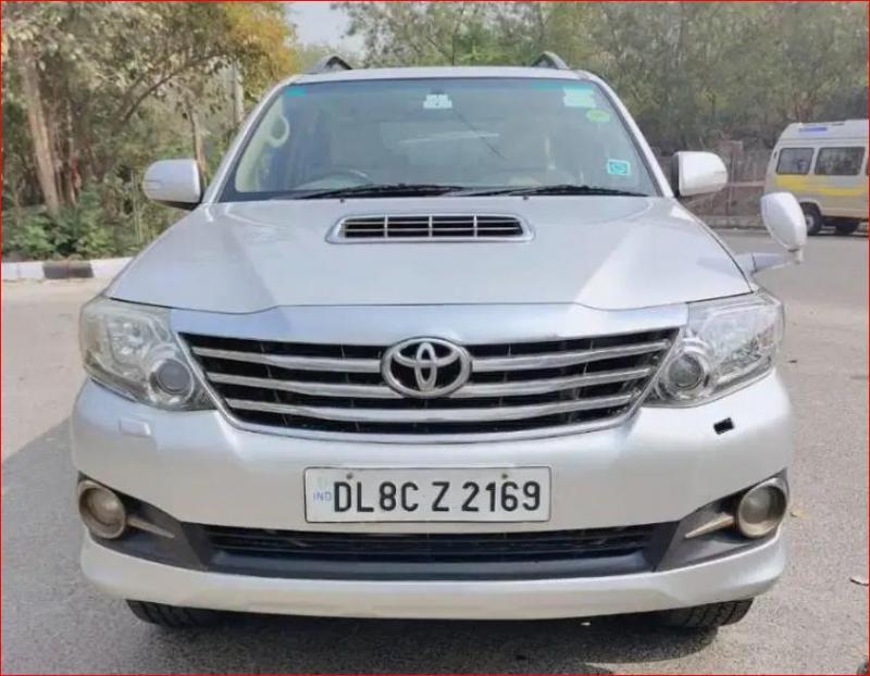 Toyota Fortuner 3.0 4x2 MT 2013