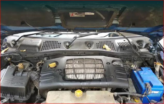 Mahindra NuvoSport N8 2016