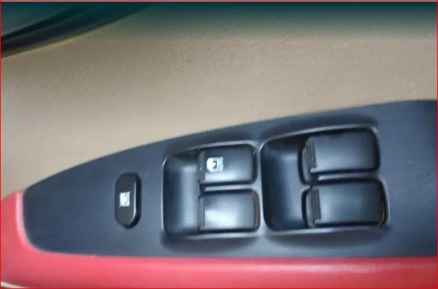 Hyundai i10 Sportz 1.1 iRDE2 2010