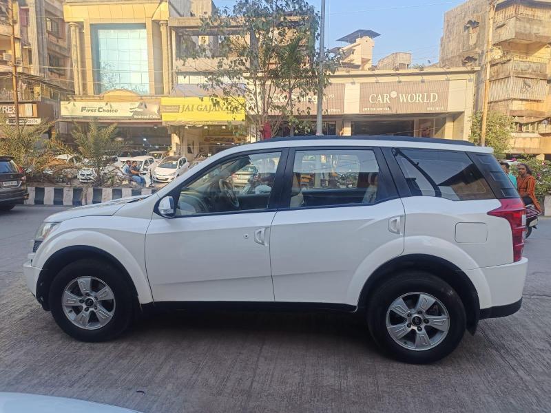 Mahindra XUV500 W10 2015