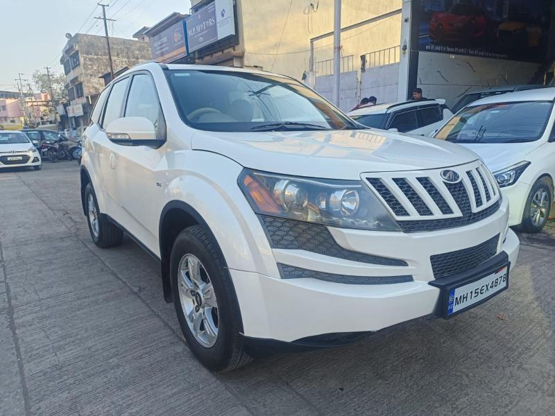 Mahindra XUV500 W10 2015