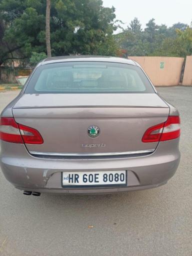 Skoda Superb Elegance 2.0 TDI CR AT 2014