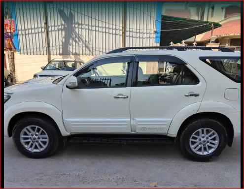 Toyota Fortuner 3.0 4x2 MT 2013
