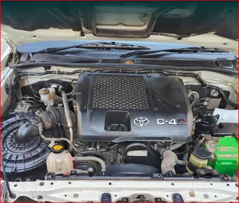 Toyota Fortuner 3.0 4x2 MT 2013