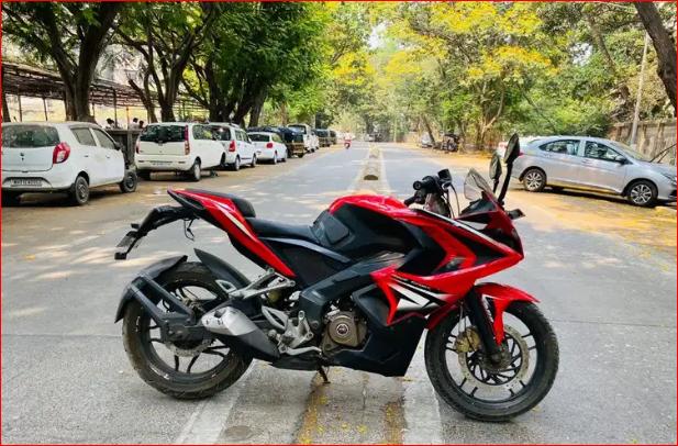 Bajaj Pulsar RS200 2016