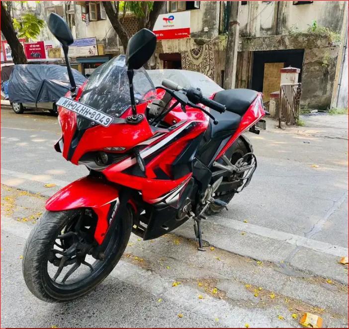 Bajaj Pulsar RS200 2016