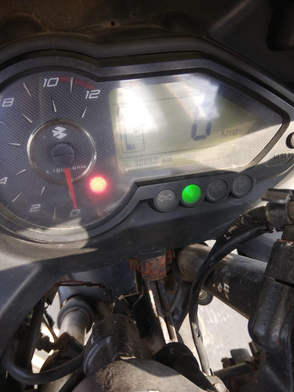 Bajaj Pulsar 220F 2011