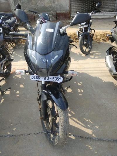 Bajaj Pulsar 220F 2011