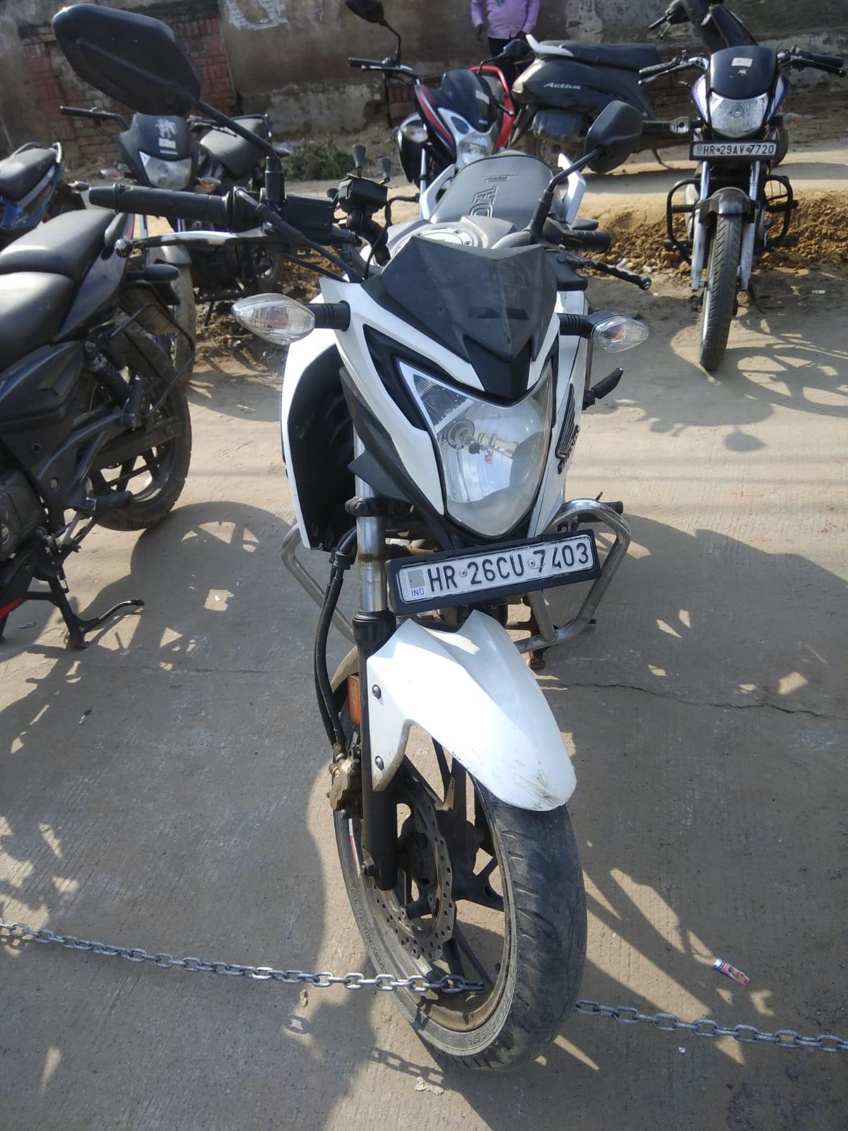 Honda CB Hornet 160R STD 2016