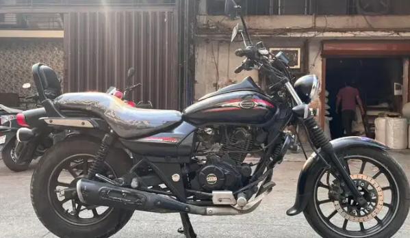 Bajaj Avenger 220cc 2016