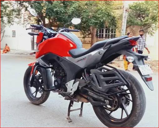 Honda CB Hornet 160R CBS 2016
