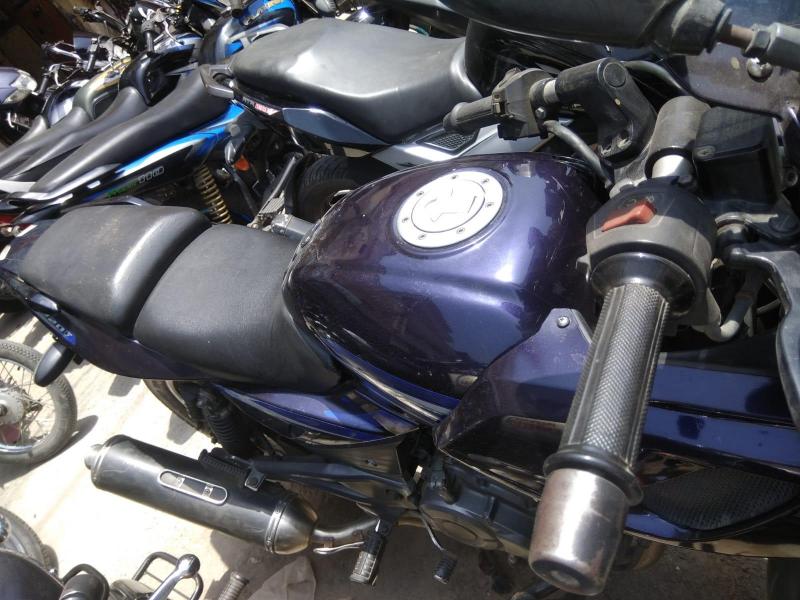 Bajaj Pulsar 220F 2017