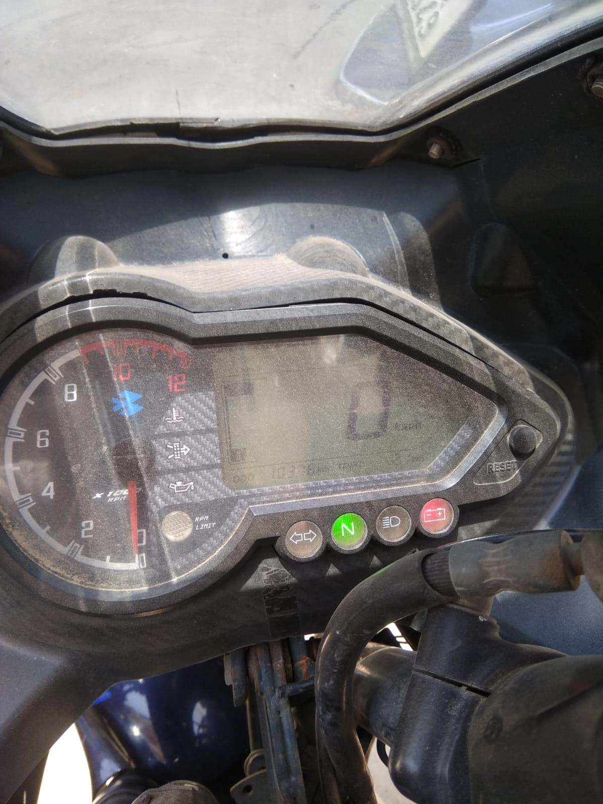 Bajaj Pulsar 220F 2017