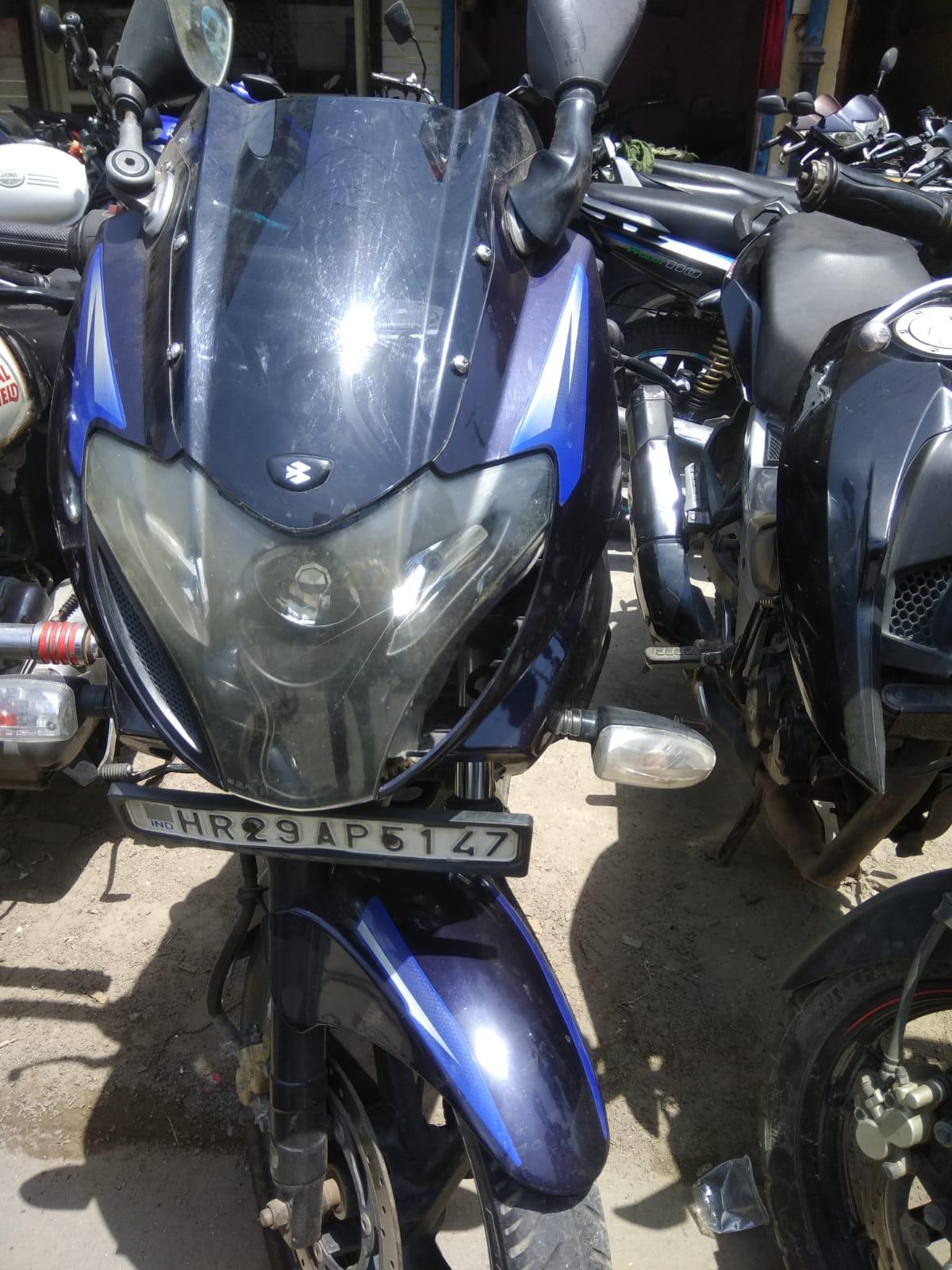 Bajaj Pulsar 220F 2017