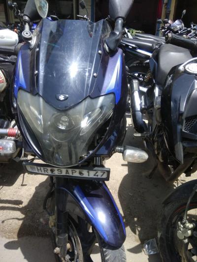 Bajaj Pulsar 220F 2017