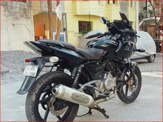 Bajaj Pulsar 200cc 2011