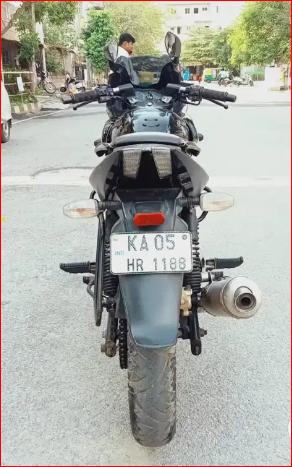 Bajaj Pulsar 200cc 2011