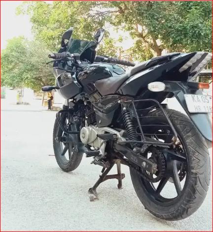 Bajaj Pulsar 200cc 2011
