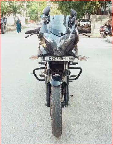 Bajaj Pulsar 200cc 2011