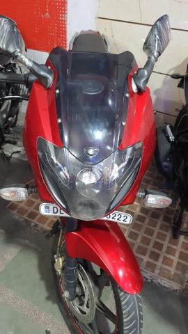 Bajaj Pulsar 220cc 2010