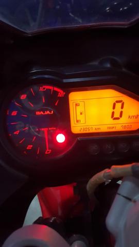 Bajaj Pulsar 220cc 2010