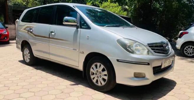 Toyota Innova 2.5 V 7 STR 2010