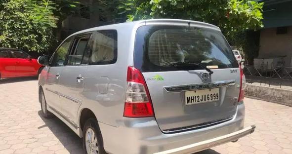 Toyota Innova 2.5 V 7 STR 2013