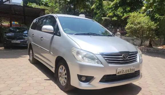 Toyota Innova 2.5 V 7 STR 2013