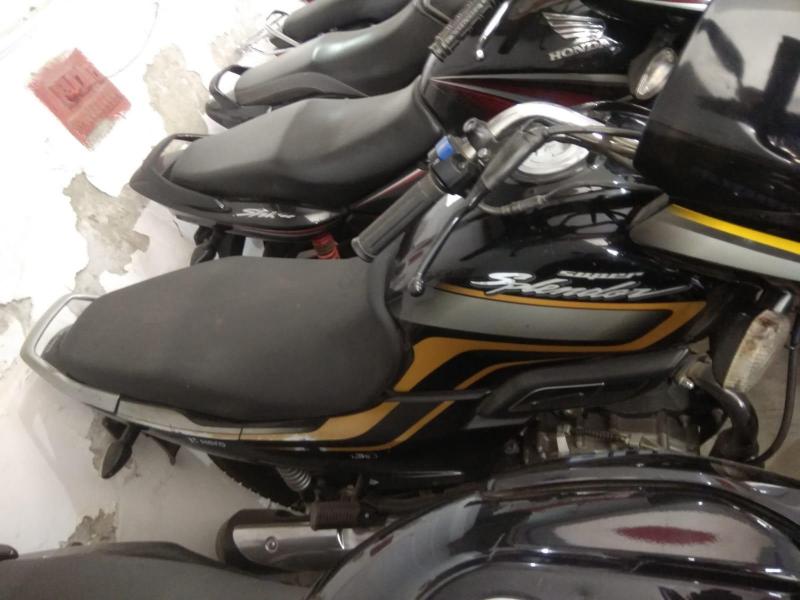 Hero Super Splendor Self Drum Alloy 125cc 2022