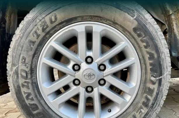 Toyota Fortuner 3.0 4X4 MT 2012