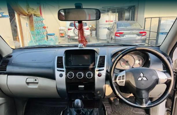 Mitsubishi Pajero Sport 4X4 2015