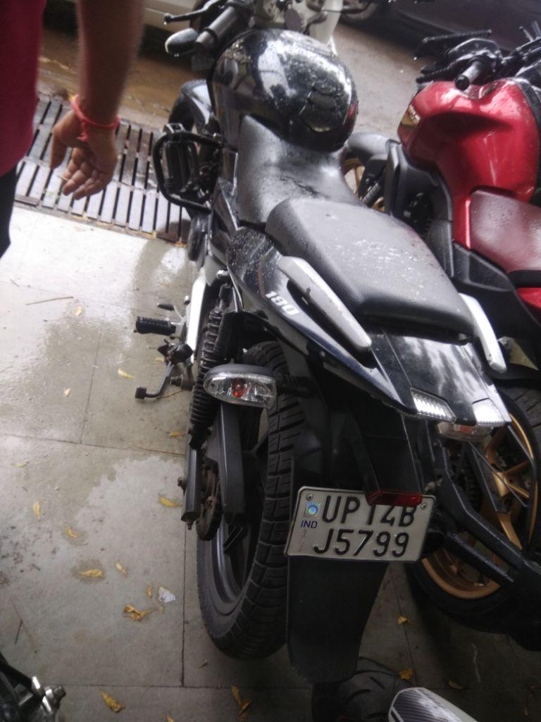 Bajaj Pulsar 180cc 2011