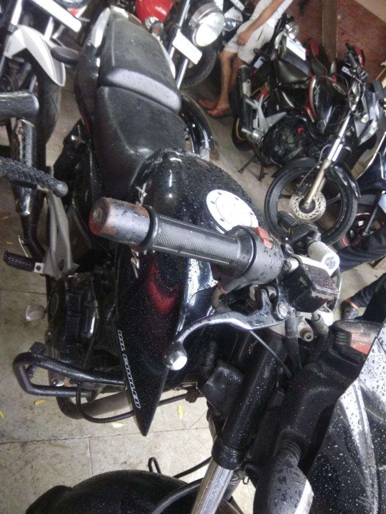 Bajaj Pulsar 180cc 2011