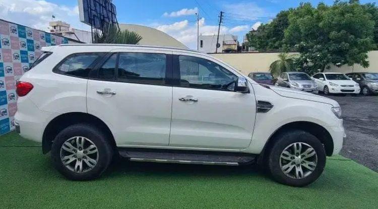 Ford Endeavour Titanium 3.2 4x4 AT 2017